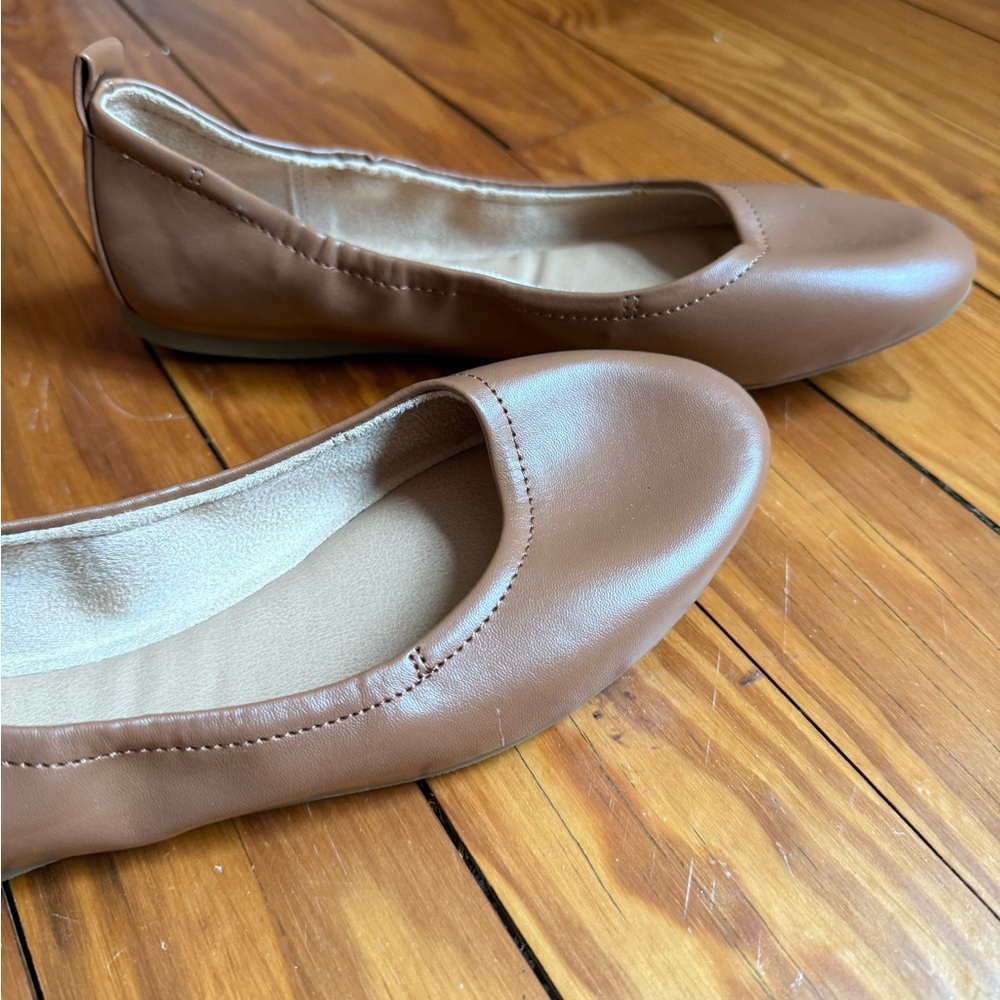 Universal Thread Tan Women's Ballet Flats